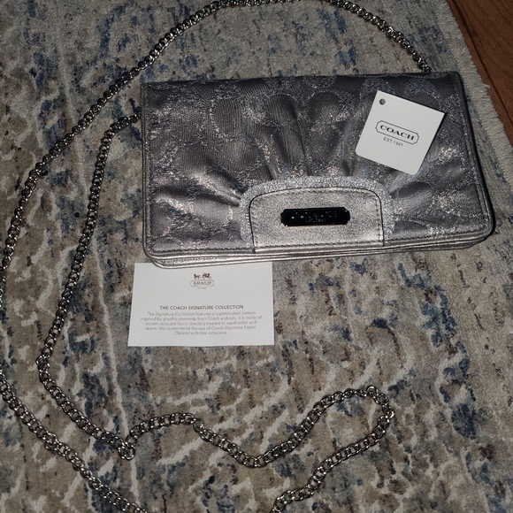 Purses - Picture 3 of 4